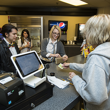 Students purchasing their lunch at WITC-Superior's Lunch Express