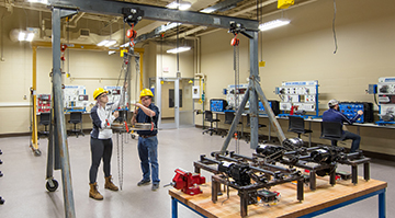 Students in the industrial maintenance lab