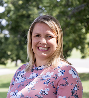 Headshot of April Thompson