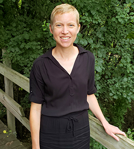 Headshot of Besty Mommsen Schmidt