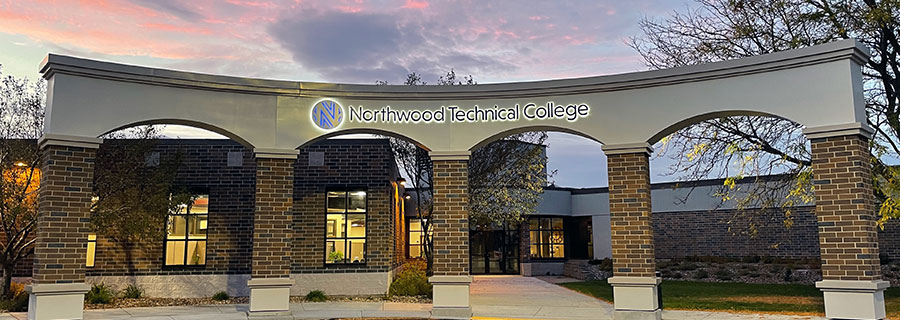 Exterior of Northwood Tech pillars on New Richmond campus